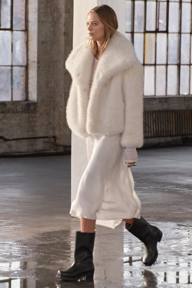 Polished Coat with an Effortless Classic Look