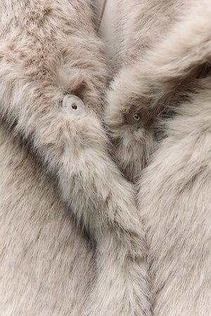 Polished Coat with an Effortless Classic Look