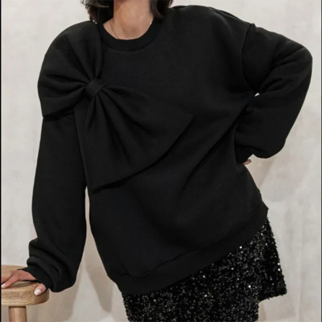 Sulokkaasti suunniteltu Villapaita