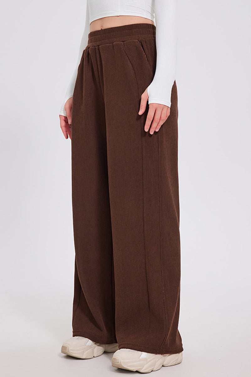 Sophisticated Trousers with a Clean Classic Look