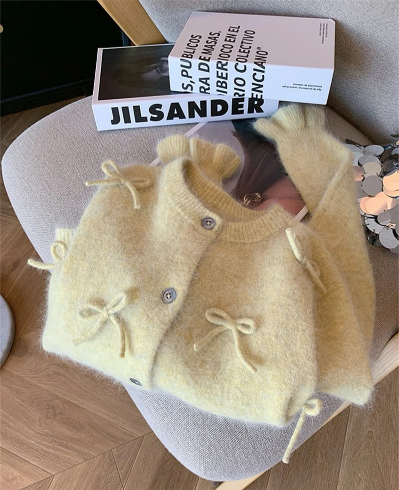 Elegantly Styled Cardigan for Everyday Wear
