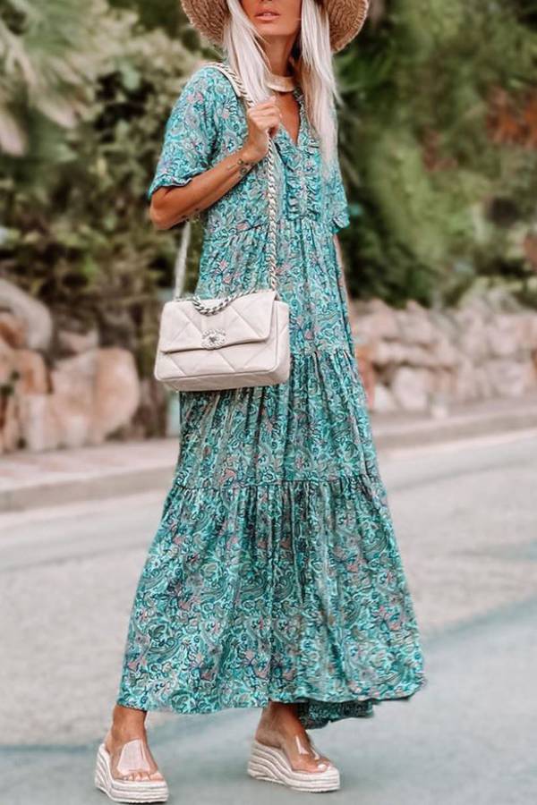 Gracefully Styled Dress for Any Occasion