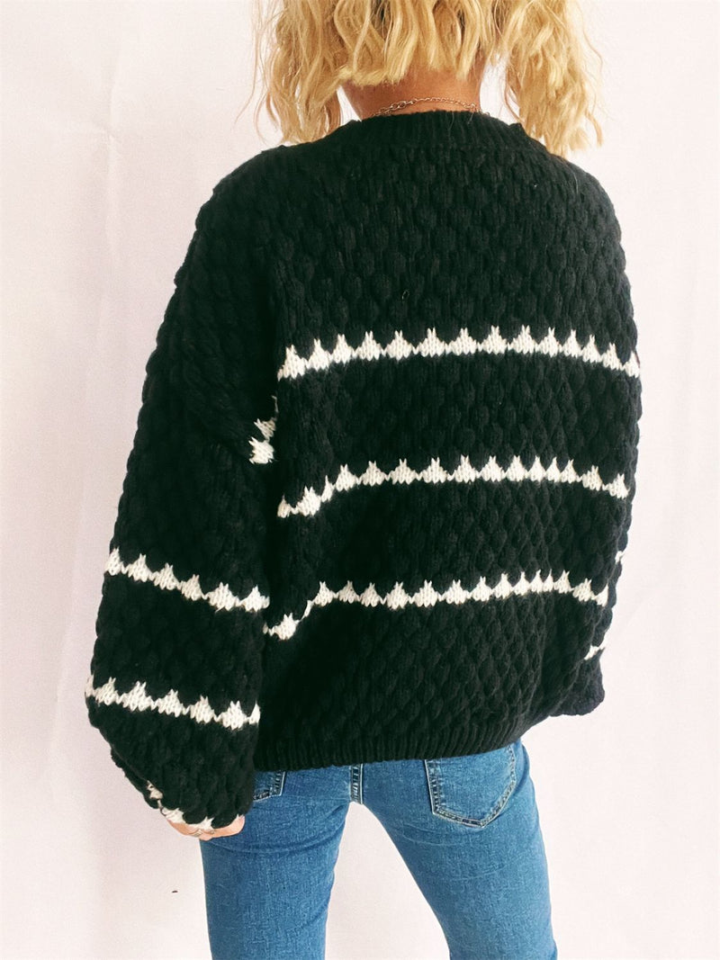 Well Tailored Sweater with a Graceful Silhouette