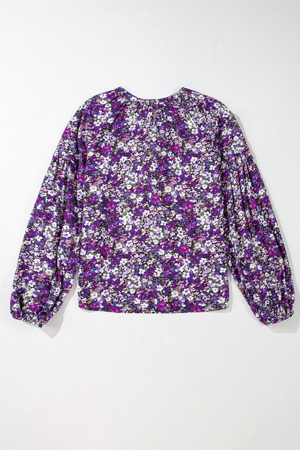 Effortlessly Elegant Blouse with a Timeless Design
