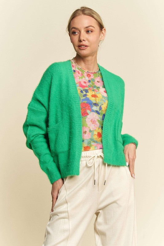 Well Tailored Cardigan with a Graceful Silhouette