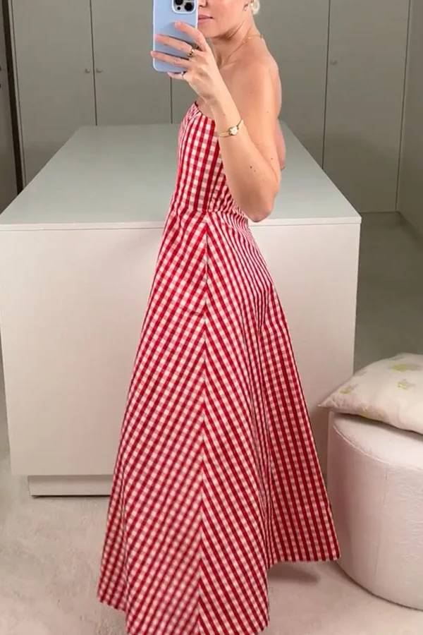 Classic Vintage Dress with a Flattering Fit