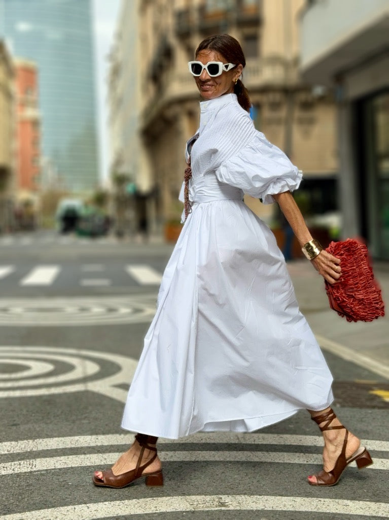 Well Tailored Dress with a Graceful Silhouette