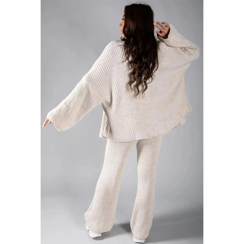 Effortlessly Elegant Garment with a Timeless Design