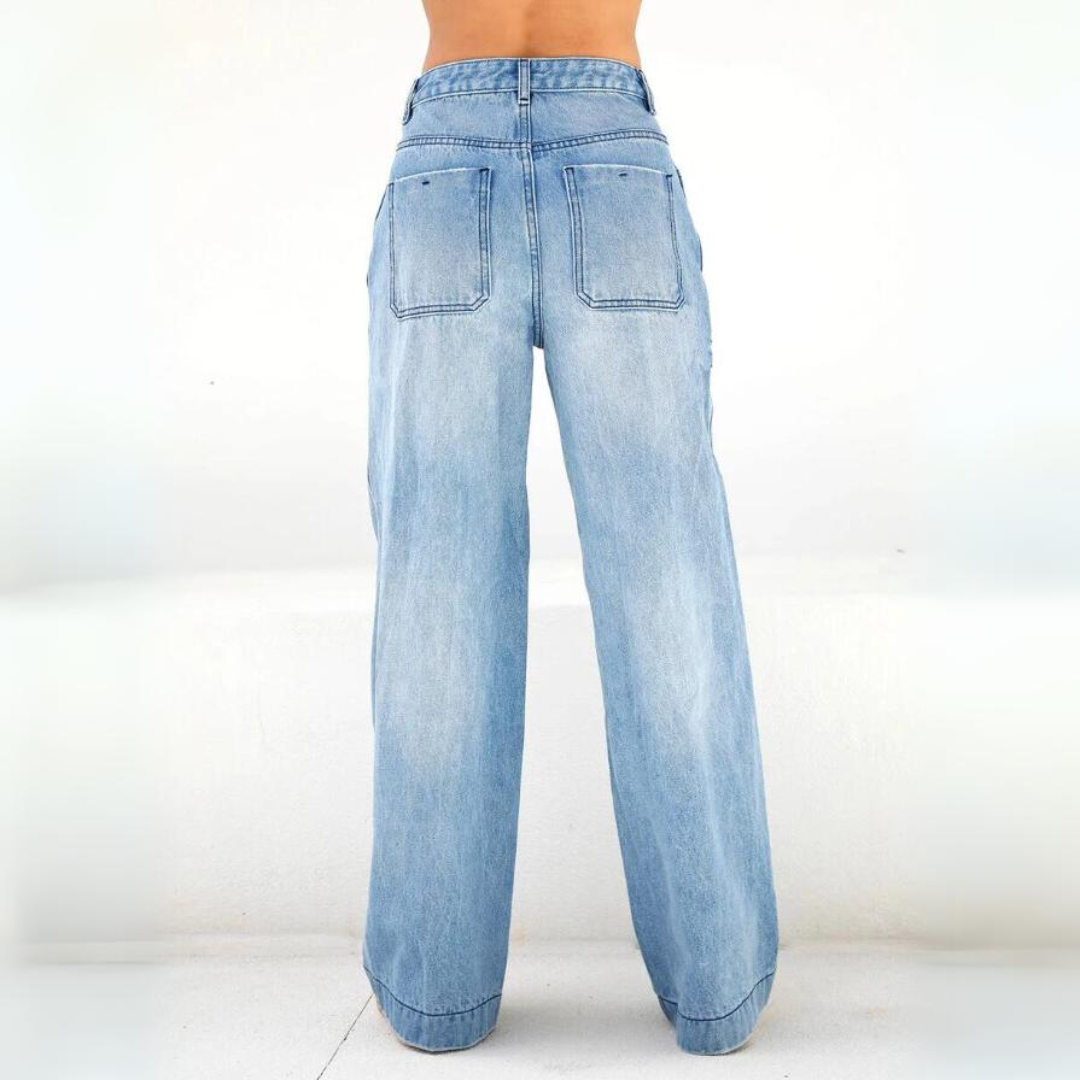 Sophisticated Garment with a Clean Classic Look