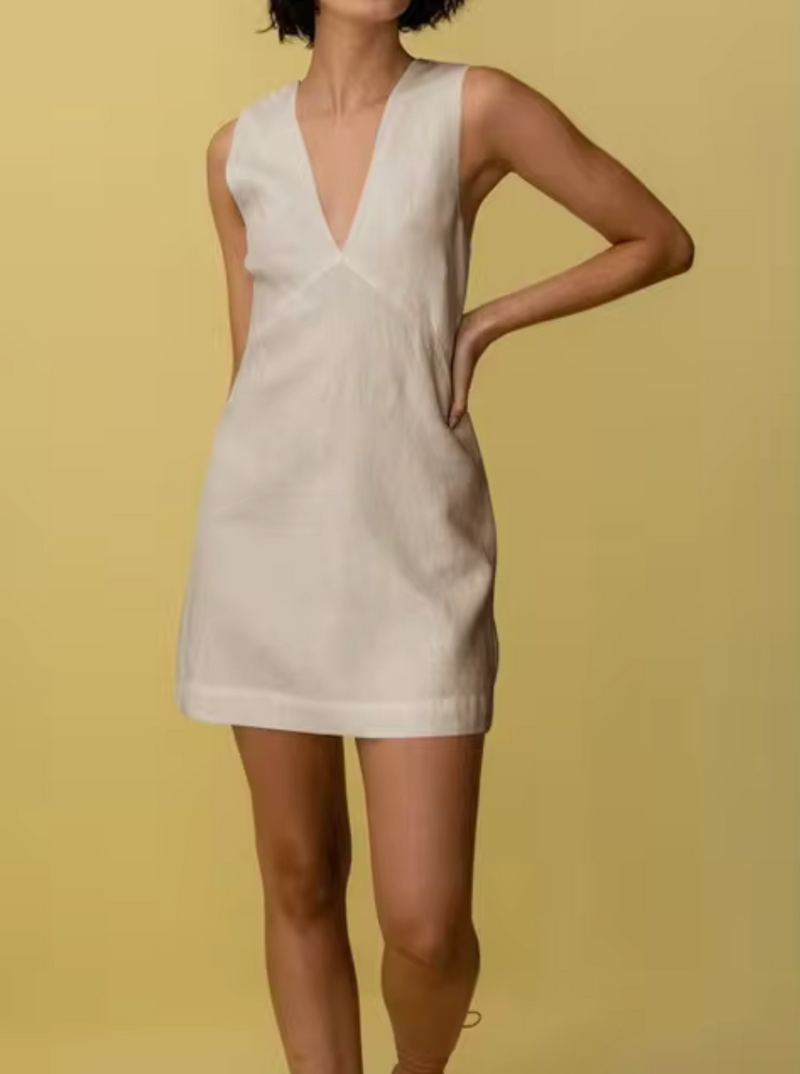 Well Tailored Dress with a Graceful Silhouette