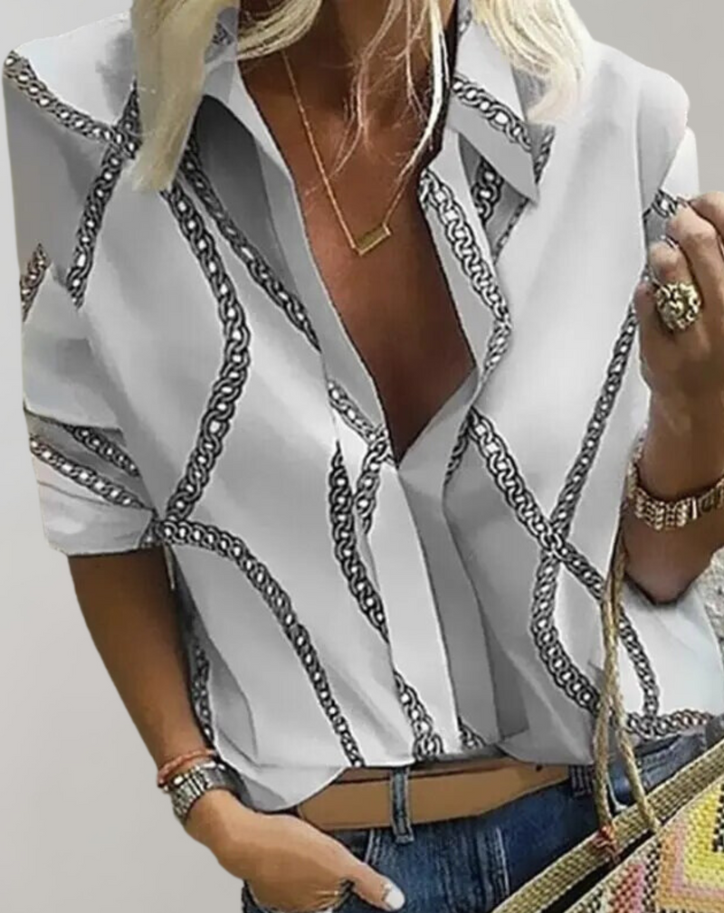 Well Tailored Blouse with a Graceful Silhouette