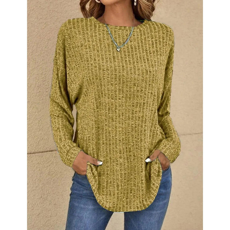 Well Tailored Sweater with a Graceful Silhouette