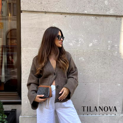 Effortlessly Elegant Cardigan with a Timeless Design