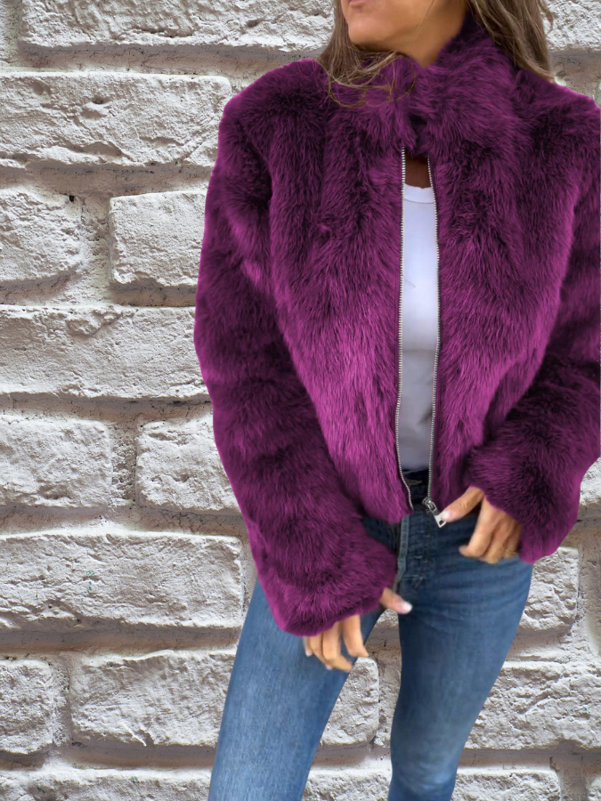 Effortlessly Elegant Jacket with a Timeless Design