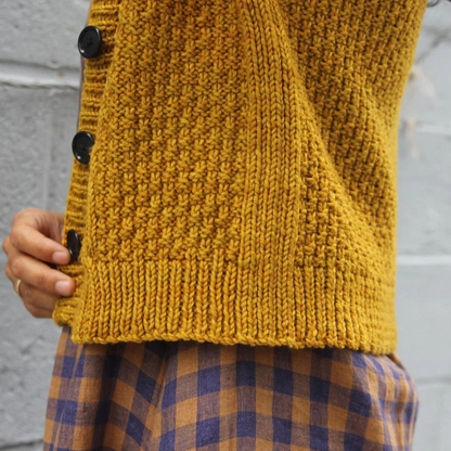 Well Tailored Cardigan with a Graceful Silhouette
