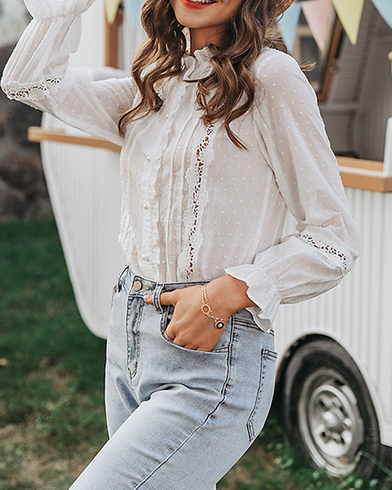 Effortlessly Elegant Shirt with a Timeless Design