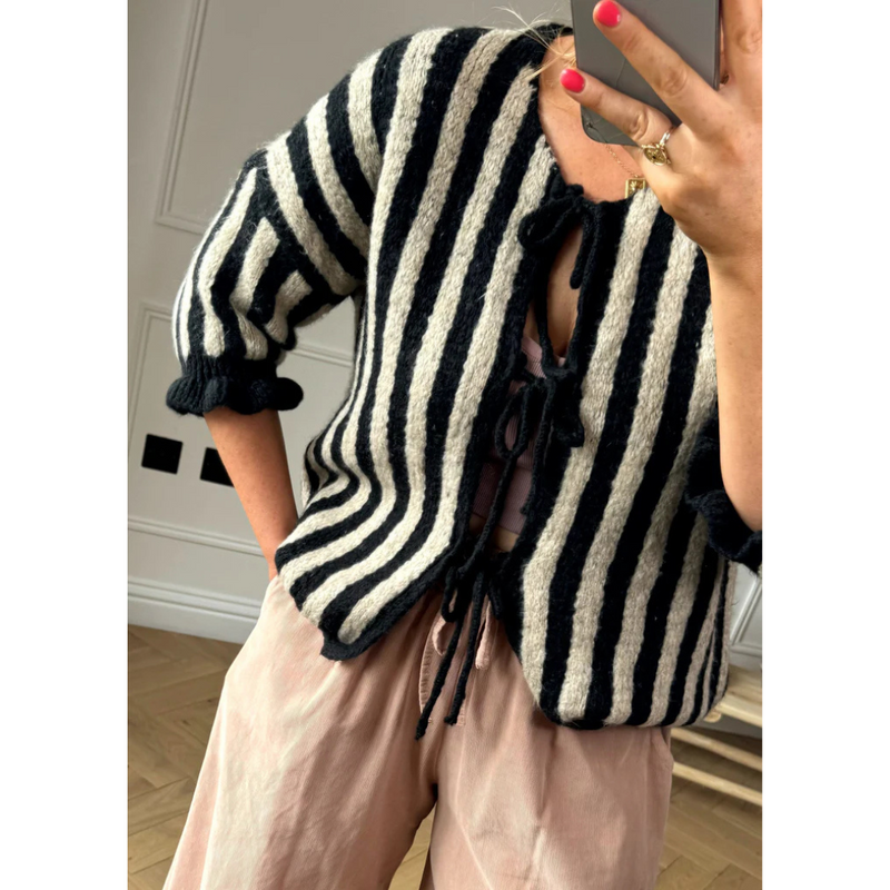 Elegantly Styled Cardigan for Everyday Wear