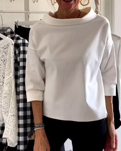 Effortlessly Elegant Top with a Timeless Design
