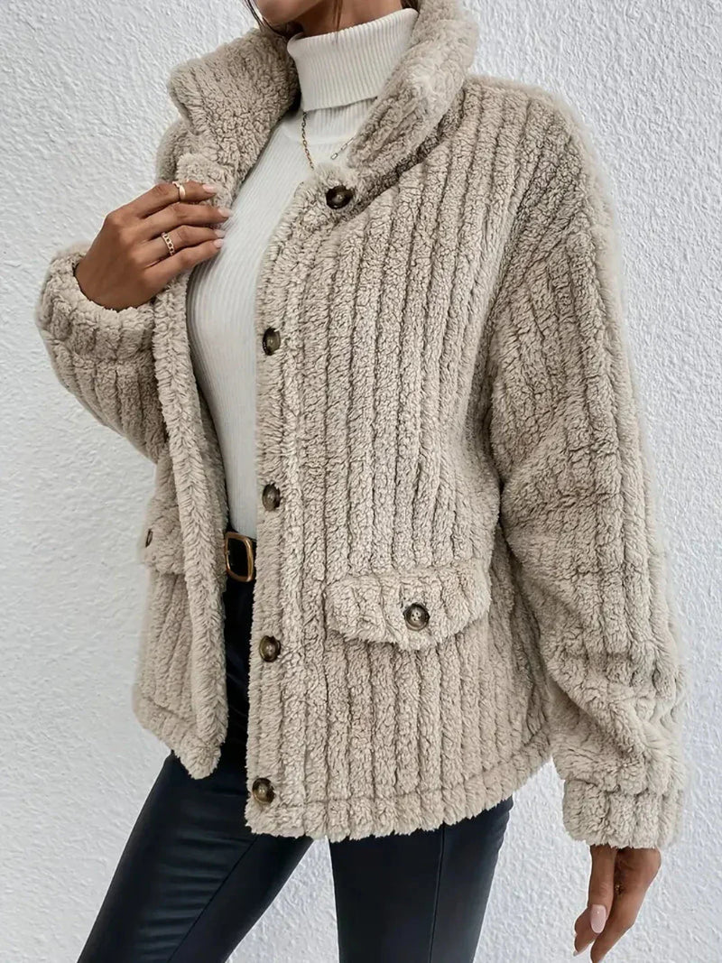 Well Tailored Cardigan with a Graceful Silhouette