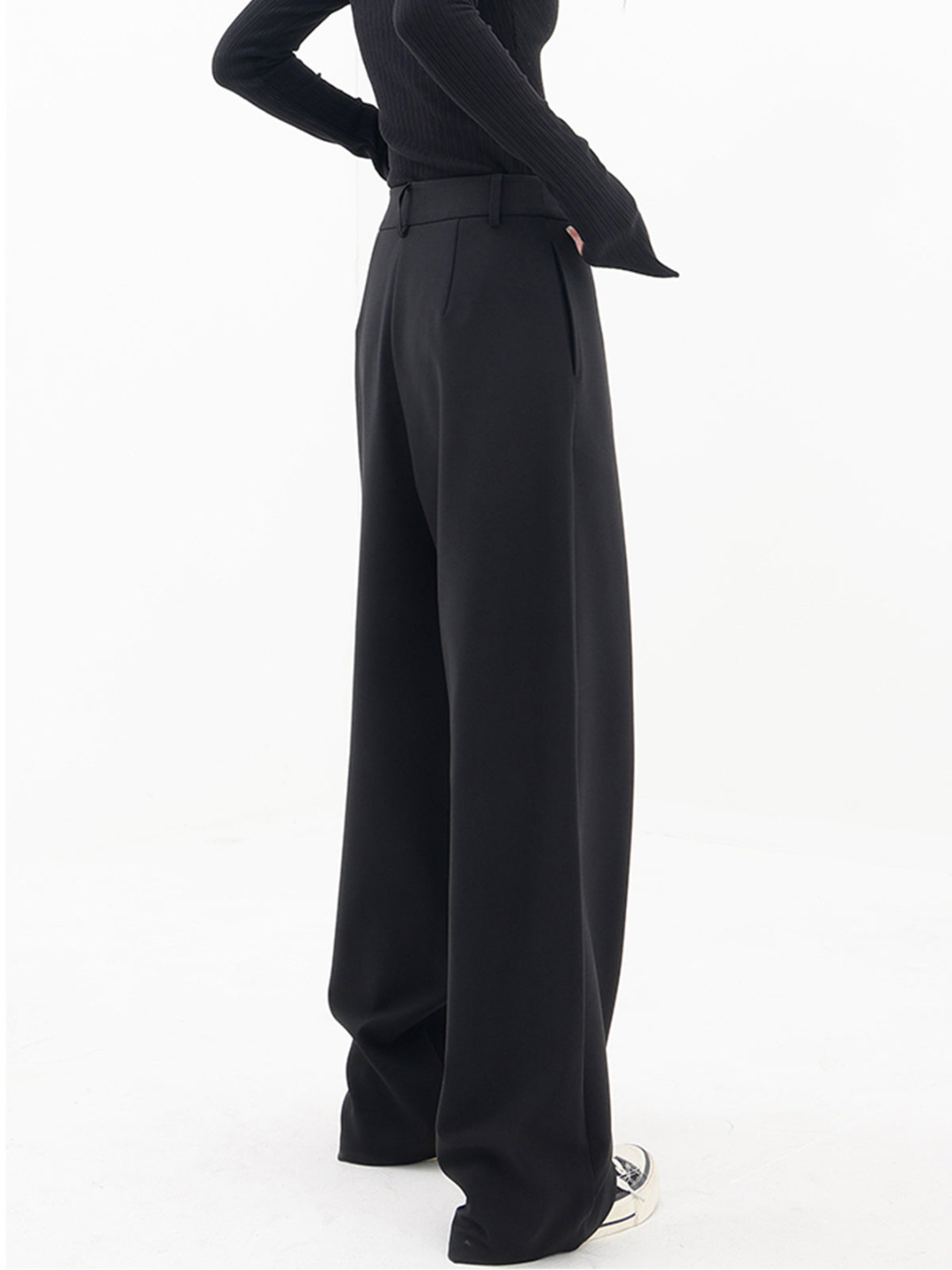 Gracefully Styled Trousers for Any Occasion