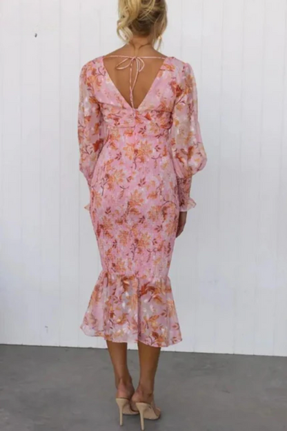Classic Vintage Dress with a Flattering Fit
