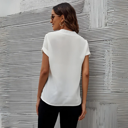 Well Tailored Shirt with a Graceful Silhouette