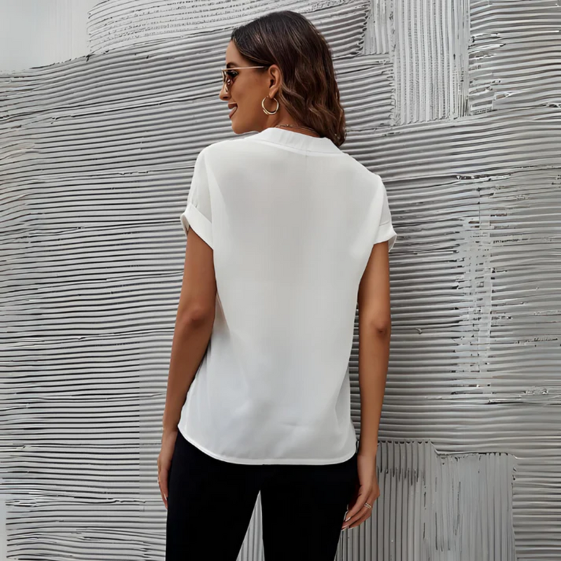 Well Tailored Shirt with a Graceful Silhouette