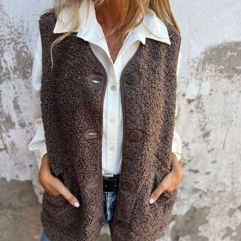 Gracefully Styled Garment for Any Occasion