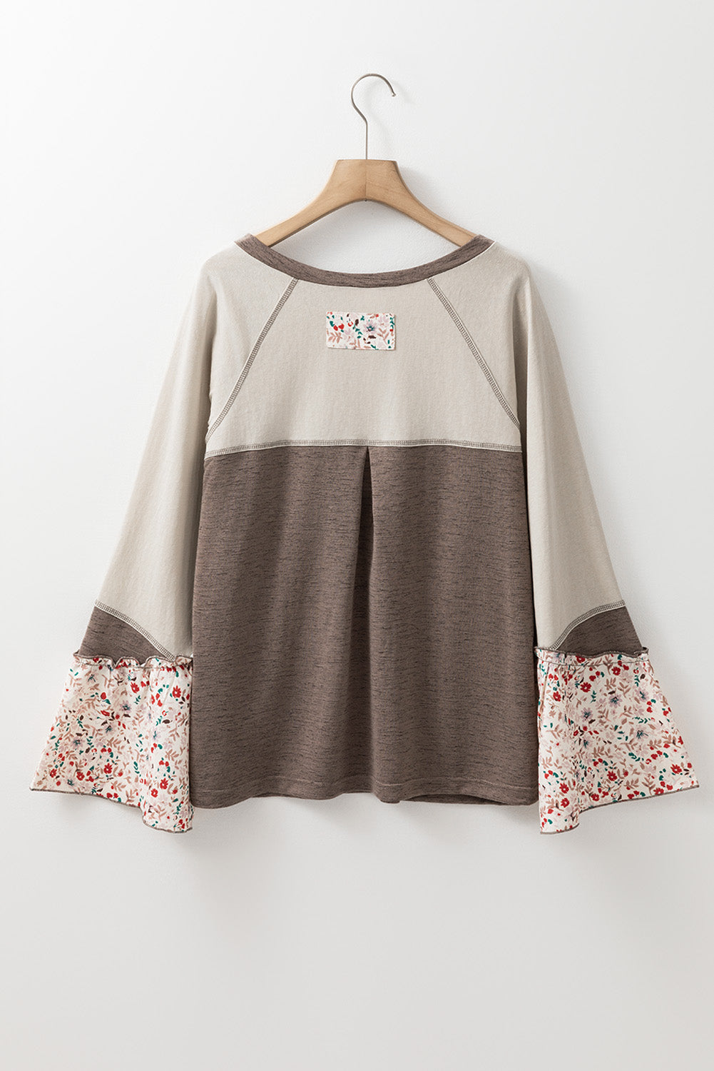 Effortlessly Elegant T-Shirt with a Timeless Design