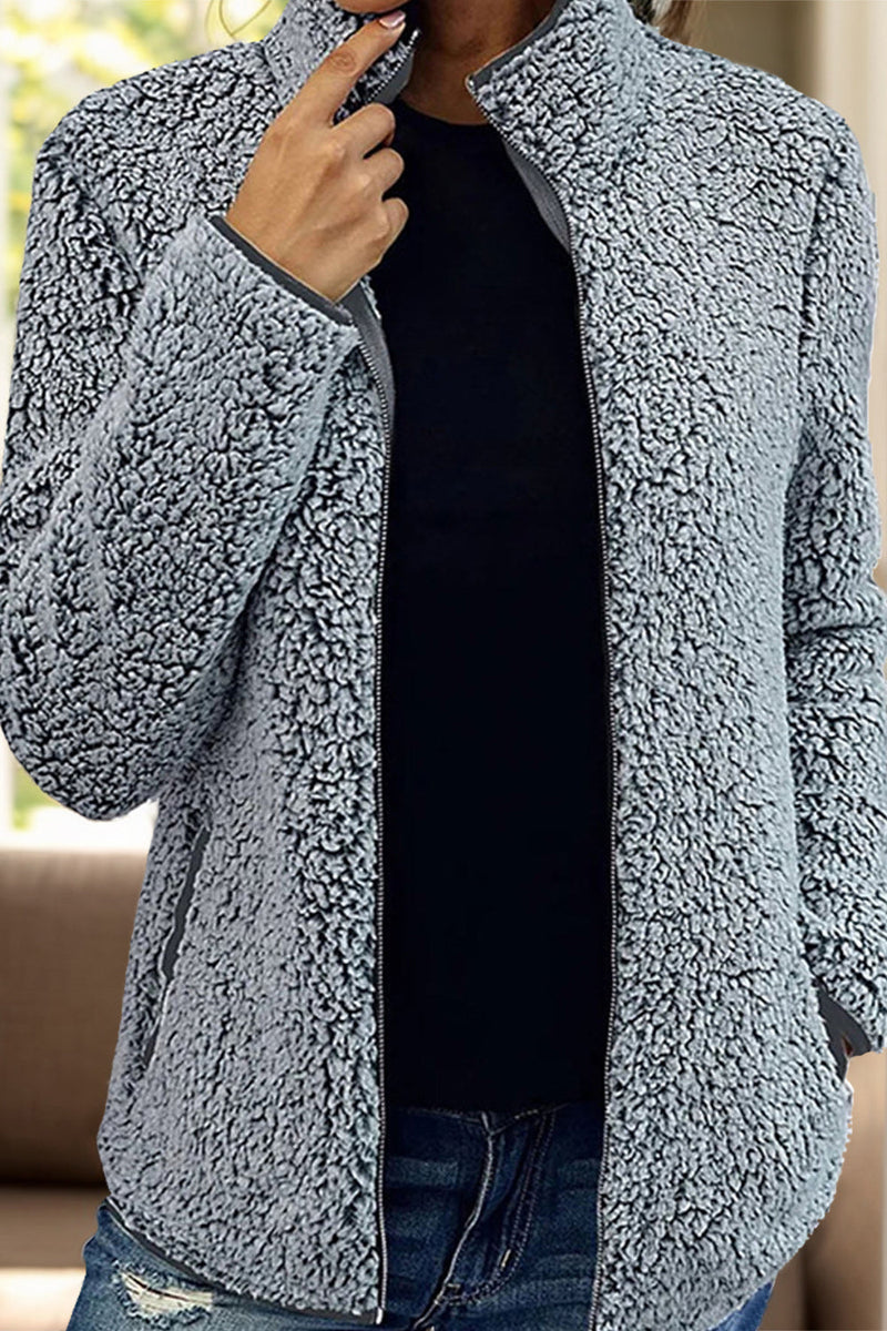 Effortlessly Elegant Jacket with a Timeless Design
