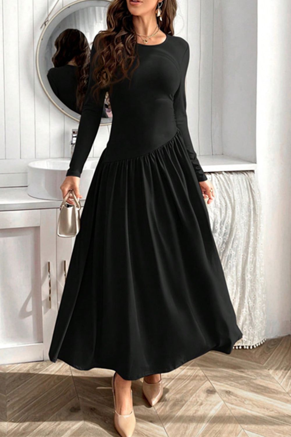 Gracefully Styled Dress for Any Occasion
