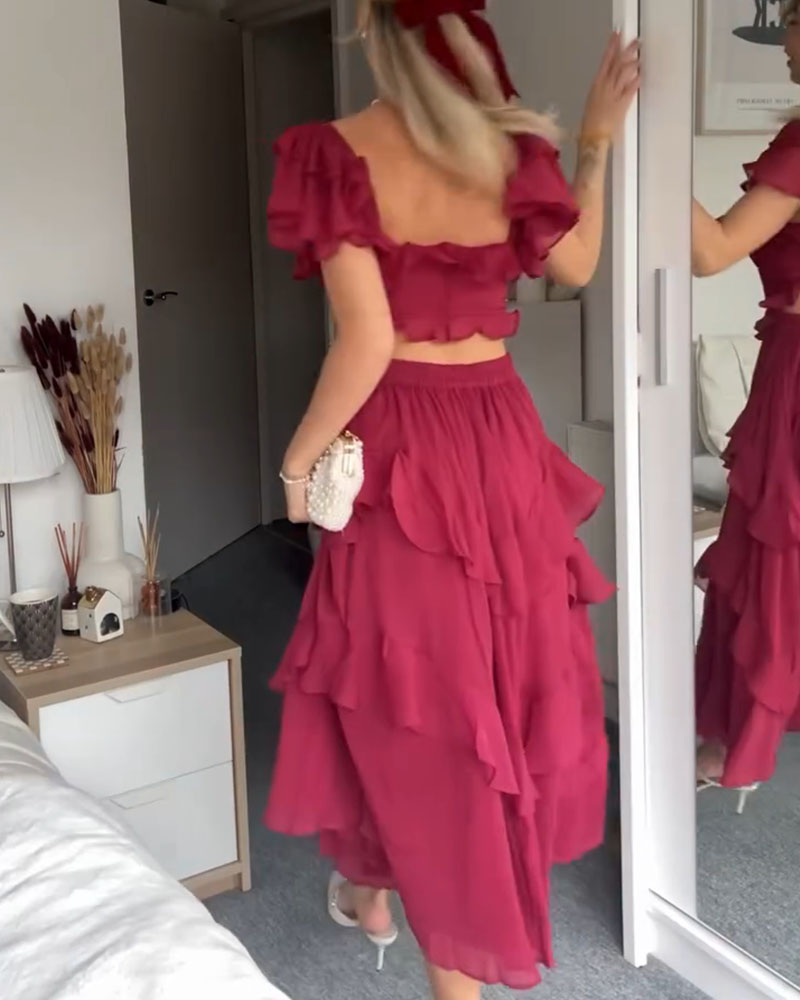 Beautifully Finished Dress in a Timeless Design