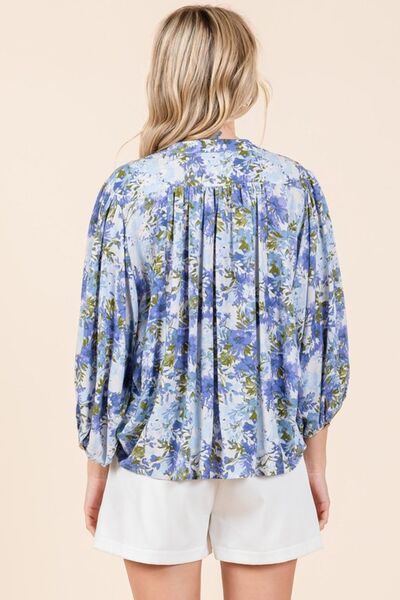 Classic Vintage Blouse with a Flattering Fit