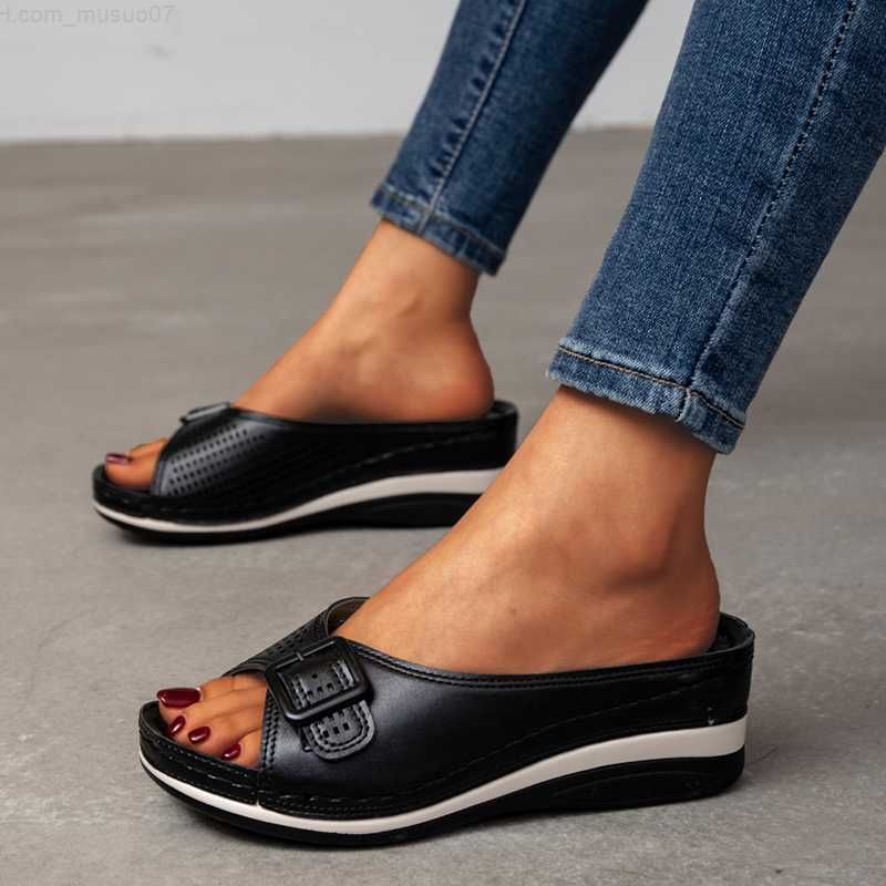 Graceful Orthopedic Sandals for Modern Look