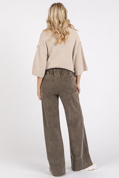 Effortlessly Elegant Trousers with a Timeless Design