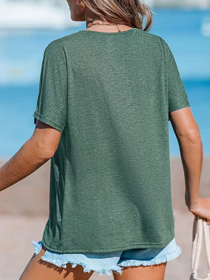 Effortlessly Elegant T-Shirt with a Timeless Design