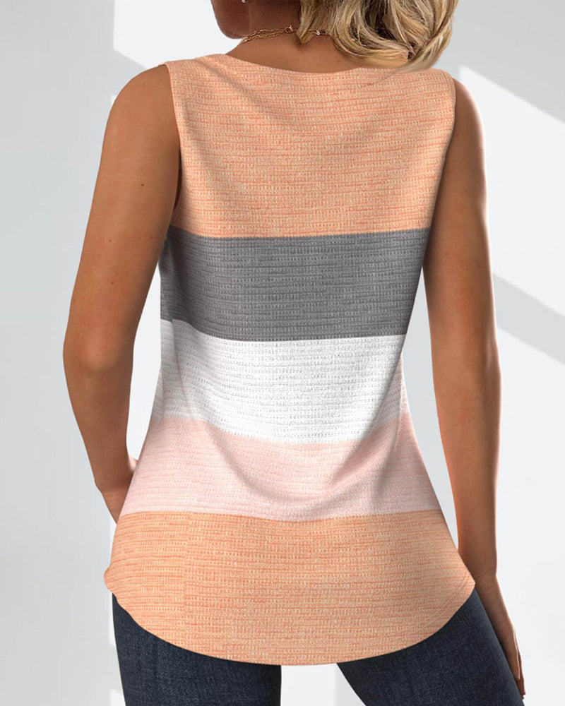 Well Tailored Top with a Graceful Silhouette