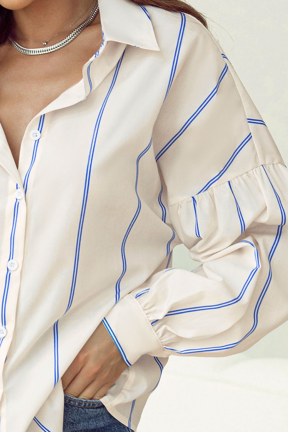Effortlessly Elegant Shirt with a Timeless Design