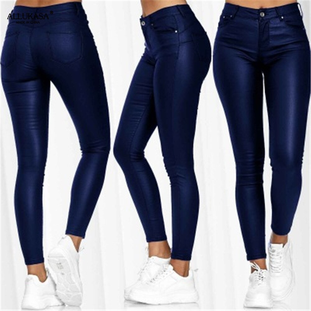 Beautifully Finished Pants in a Timeless Design