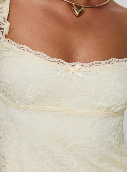 Polished Top with an Effortless Classic Look