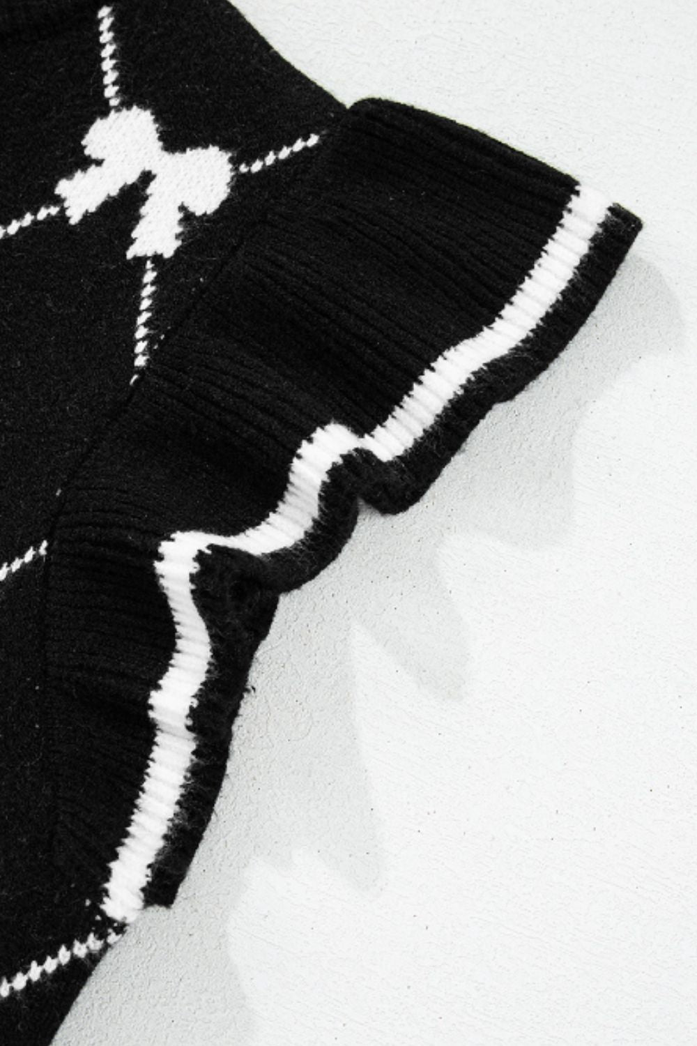 Effortlessly Elegant Sweater with a Timeless Design