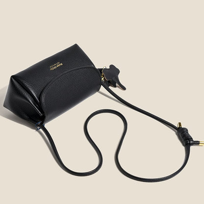 Well Tailored Bag with a Graceful Silhouette