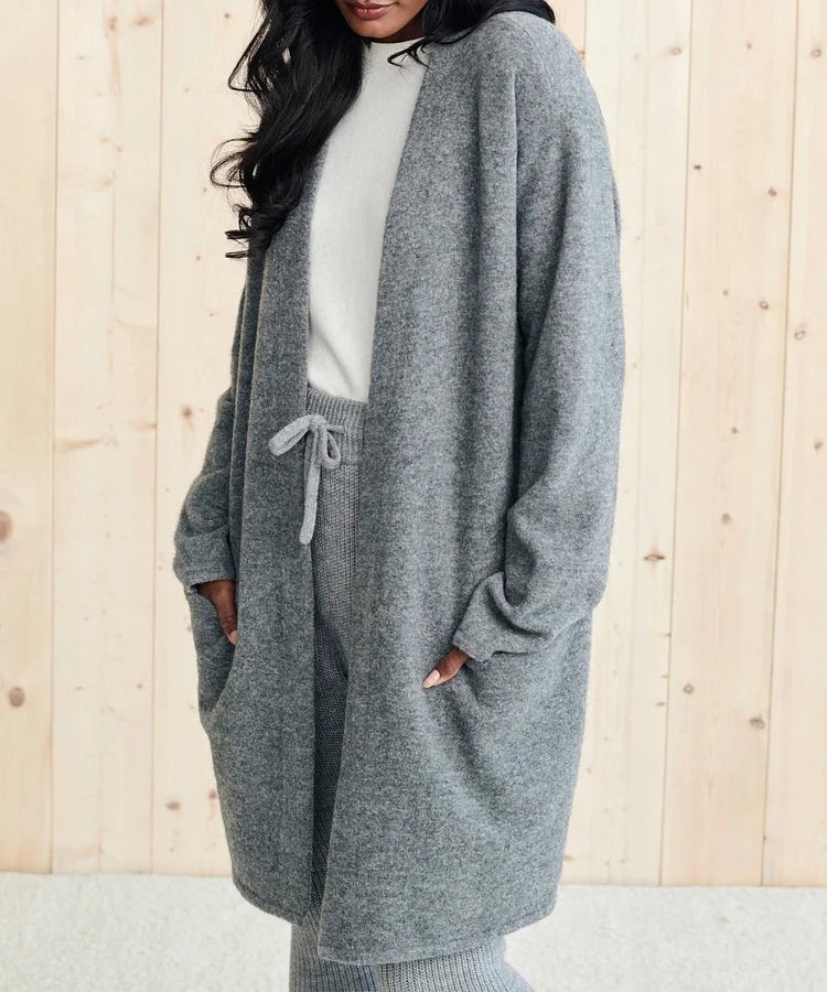 Effortlessly Elegant Jacket with a Timeless Design