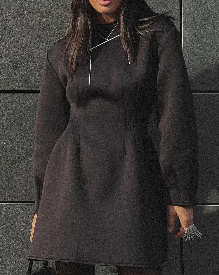 Effortlessly Elegant Dress with a Timeless Design