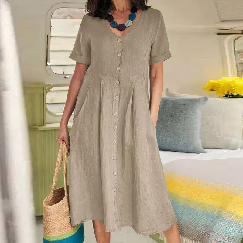 Well Tailored Dress with a Graceful Silhouette