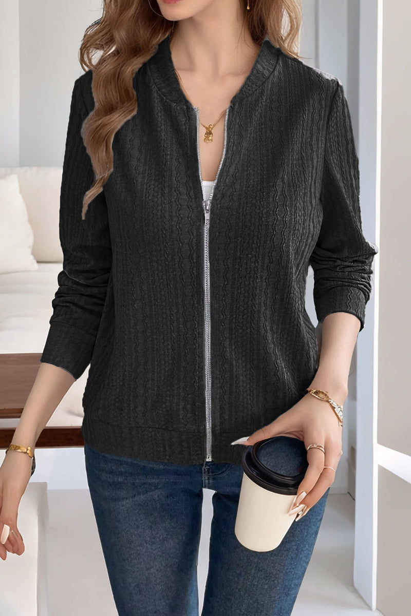 Effortlessly Elegant Jacket with a Timeless Design