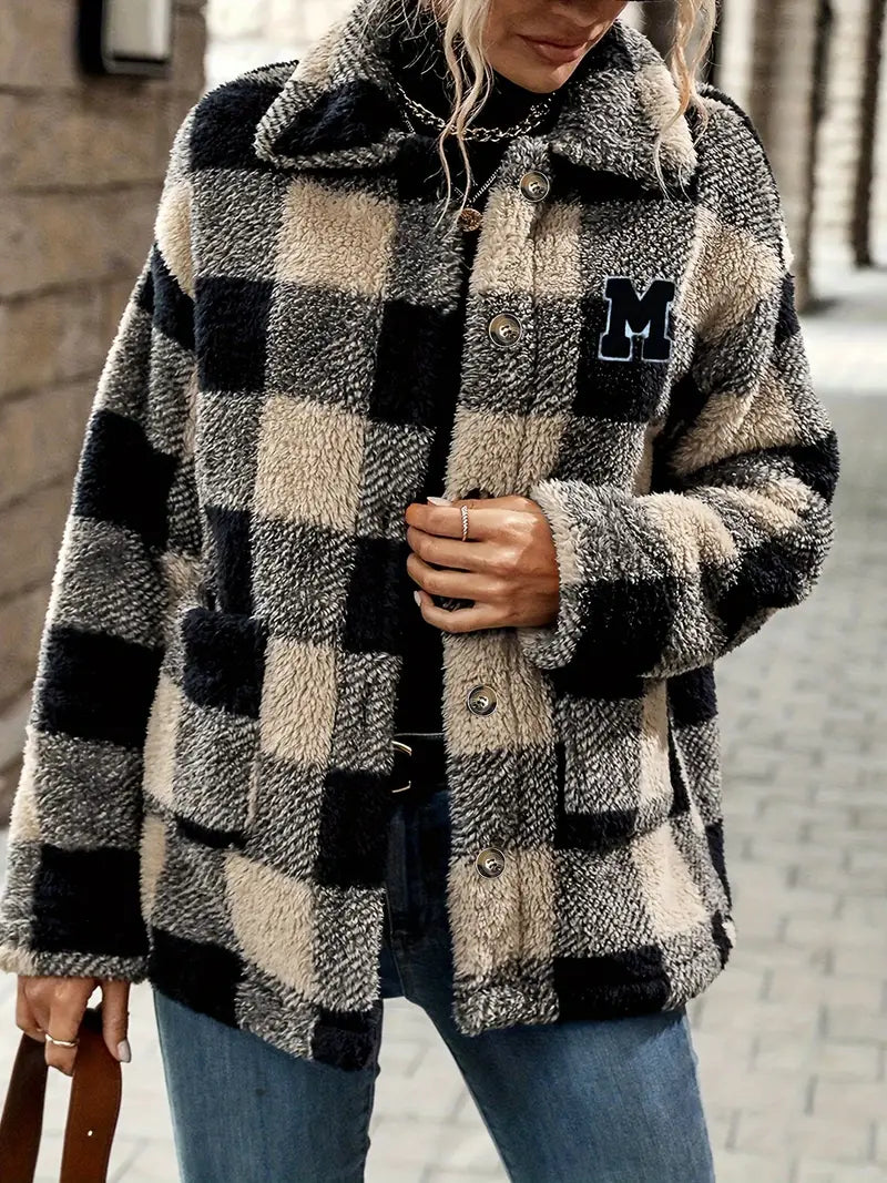 Effortlessly Elegant Jacket with a Timeless Design