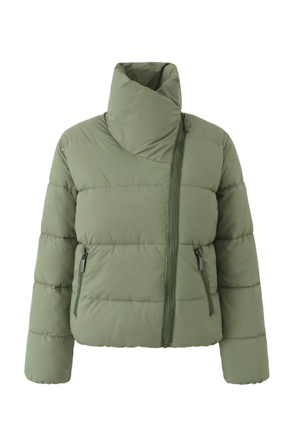 Elegantly Styled Coat for Everyday Wear