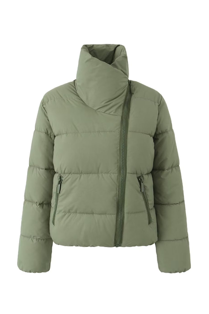 Elegantly Styled Coat for Everyday Wear