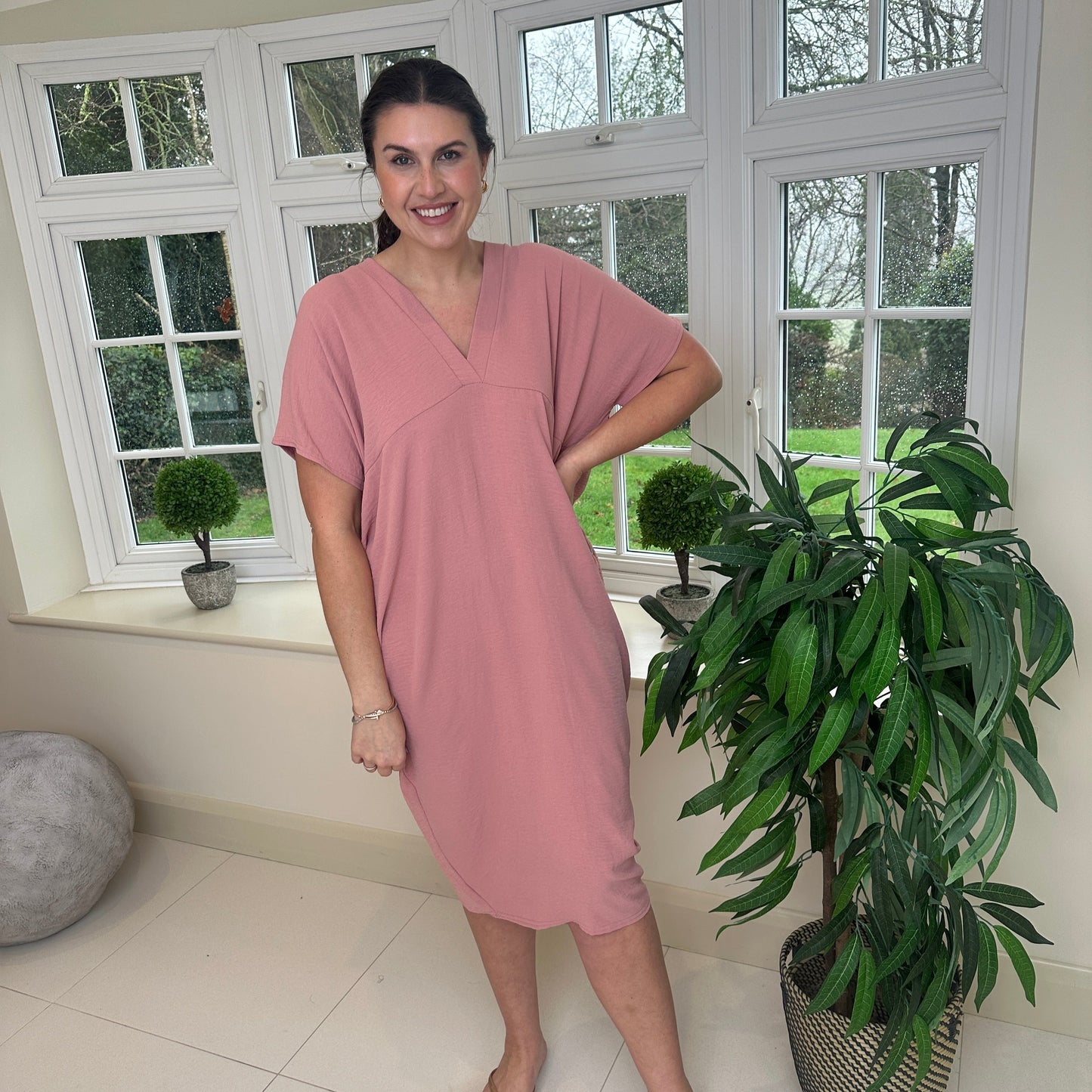 Well Tailored Dress with a Graceful Silhouette